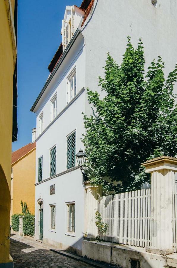 Old Town Tale Zagreb